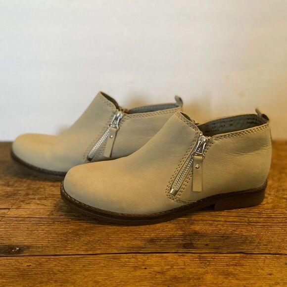 Hush Puppies Leather Side Zipper Botties Women Size 7.5W - Picture 4 of 11